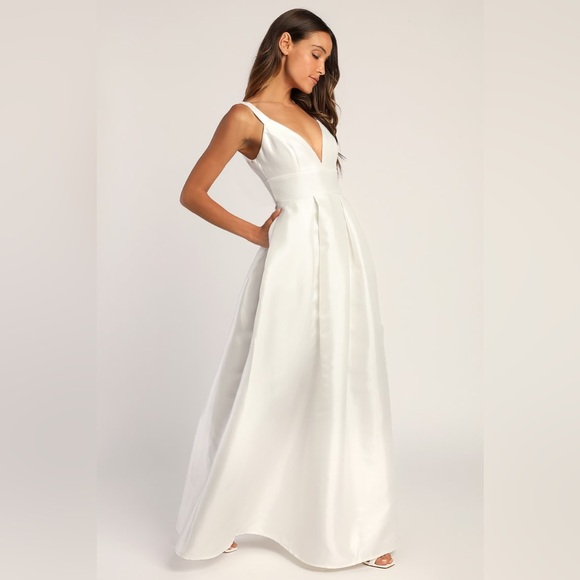 Lulus Dresses & Skirts - Lulus Ready For Romance Ivory Sleeveless Maxi Dress With Pockets